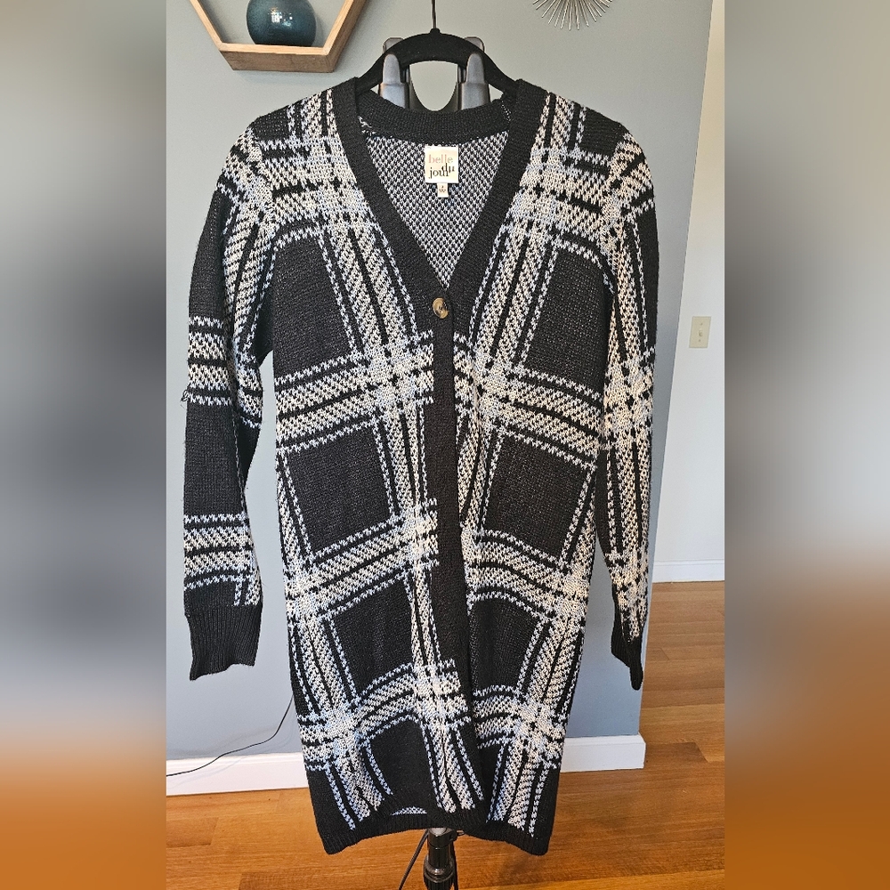 PLAID navy, white, light blue duster sweater